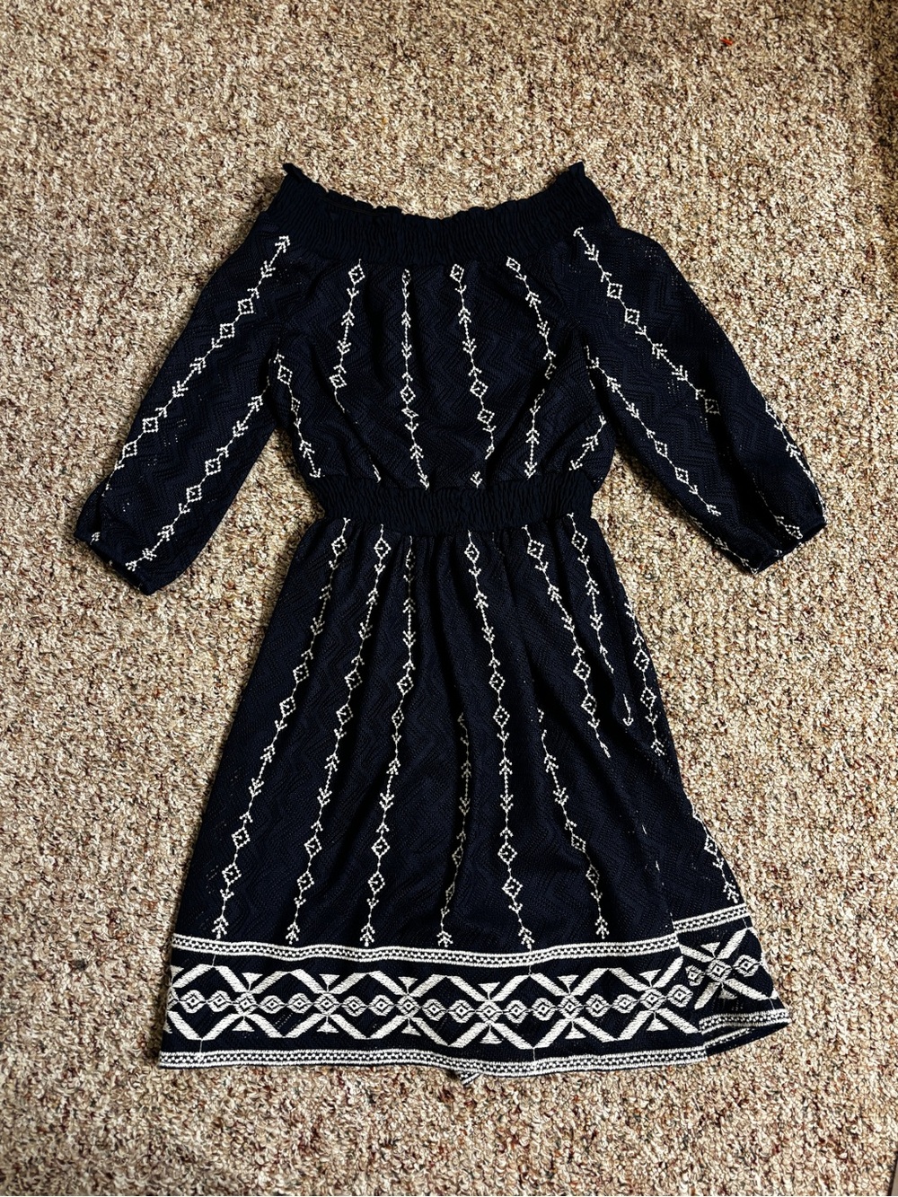 Off-Shoulder navy/white Embroidered Dress